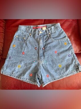 Not guilty women 7/8 denim shorts
